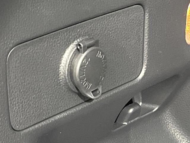 ヤリスクロス ハイブリッドＺ　純正８型ディスプレイオーディオ　バックカメラ　パワーバックドア　セーフティセンス　レーダークルーズ　ドラレコ　ＥＴＣ　スマートキー　ＬＥＤヘッドライト　オートライト　パワーシート　禁煙車（29枚目）