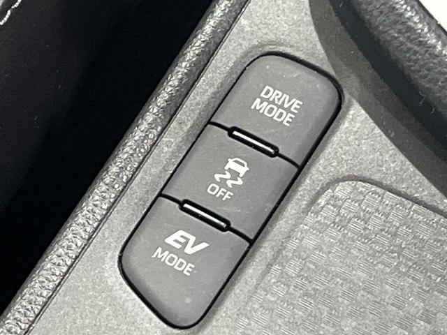 ヤリスクロス ハイブリッドＺ　純正８型ディスプレイオーディオ　バックカメラ　パワーバックドア　セーフティセンス　レーダークルーズ　ドラレコ　ＥＴＣ　スマートキー　ＬＥＤヘッドライト　オートライト　パワーシート　禁煙車（30枚目）