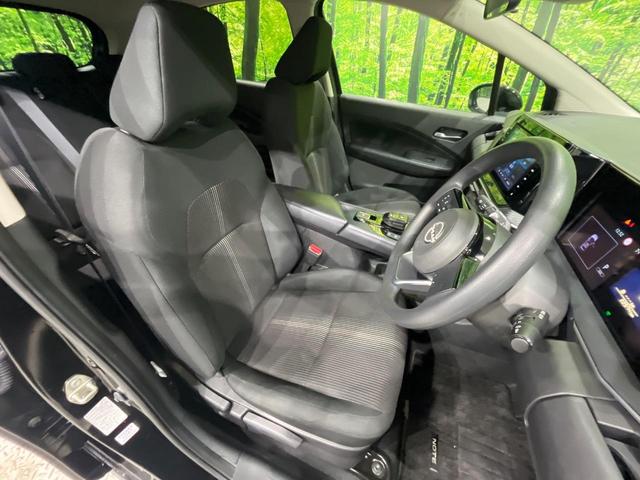 ノート Ｘ　純正９型ナビ　ＬＥＤヘッドライト　オートライト　インテリキー　エマージェンシーブレーキ　ステアリングスイッチ　オートエアコン　ハイビームアシスト　後席リクライニング機能　電動格納ミラー　禁煙車（7枚目）