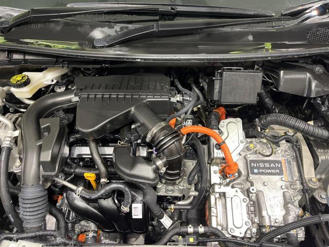 ノート Ｘ　純正９型ナビ　ＬＥＤヘッドライト　オートライト　インテリキー　エマージェンシーブレーキ　ステアリングスイッチ　オートエアコン　ハイビームアシスト　後席リクライニング機能　電動格納ミラー　禁煙車（17枚目）