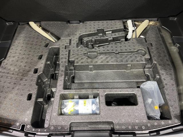 ノート Ｘ　純正９型ナビ　ＬＥＤヘッドライト　オートライト　インテリキー　エマージェンシーブレーキ　ステアリングスイッチ　オートエアコン　ハイビームアシスト　後席リクライニング機能　電動格納ミラー　禁煙車（29枚目）