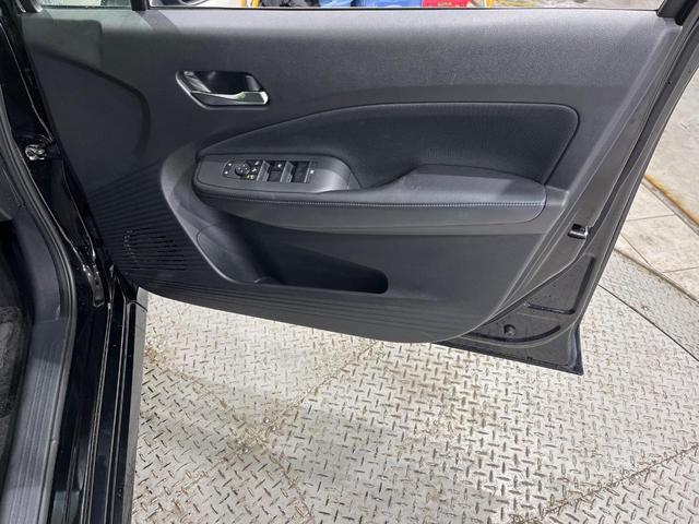 ノート Ｘ　純正９型ナビ　ＬＥＤヘッドライト　オートライト　インテリキー　エマージェンシーブレーキ　ステアリングスイッチ　オートエアコン　ハイビームアシスト　後席リクライニング機能　電動格納ミラー　禁煙車（45枚目）