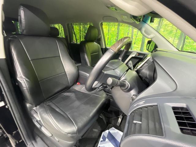 ランドクルーザープラド ＴＸ　後期　ディーゼル　７人乗　純正ナビ　バックカメラ　セーフティセンス　レーダークルーズ　ＬＥＤヘッド　オートライト　スマートキー　ＥＴＣ　革ウッドコンビステアリング　ステアリングスイッチ　オートエアコン（8枚目）