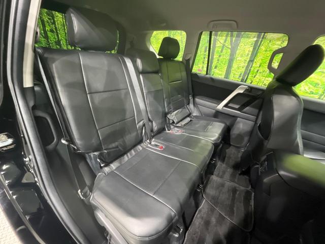 ランドクルーザープラド ＴＸ　後期　ディーゼル　７人乗　純正ナビ　バックカメラ　セーフティセンス　レーダークルーズ　ＬＥＤヘッド　オートライト　スマートキー　ＥＴＣ　革ウッドコンビステアリング　ステアリングスイッチ　オートエアコン（9枚目）