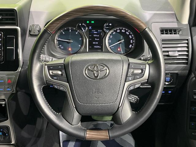 ランドクルーザープラド ＴＸ　後期　ディーゼル　７人乗　純正ナビ　バックカメラ　セーフティセンス　レーダークルーズ　ＬＥＤヘッド　オートライト　スマートキー　ＥＴＣ　革ウッドコンビステアリング　ステアリングスイッチ　オートエアコン（12枚目）