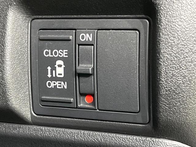 N-BOXカスタム ベースグレード 純正8型ナビ フルセグ バックカメラ ホンダセンシング アダプティブクルーズ 片側電動スライド LEDヘッド オートライト スマートキー シートヒーター オートエアコン アームレスト シートリフター(3枚目)