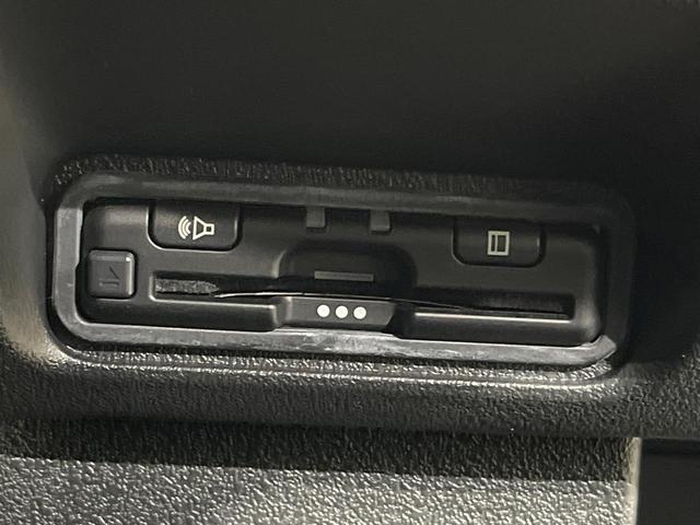 N-BOXカスタム ベースグレード 純正8型ナビ フルセグ バックカメラ ホンダセンシング アダプティブクルーズ 片側電動スライド LEDヘッド オートライト スマートキー シートヒーター オートエアコン アームレスト シートリフター(35枚目)