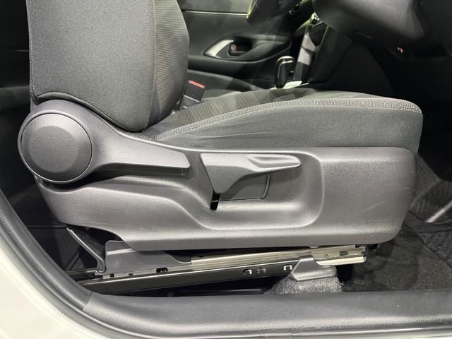 ヤリスクロス ハイブリッドG 純正8型ディスプレイオーディオ 全周囲カメラ ブラインドスポットモニター セーフティセンス レーダークルーズ クリアランスソナー スマートキー ドラレコ ETC オートエアコン 革巻ステアリング(39枚目)