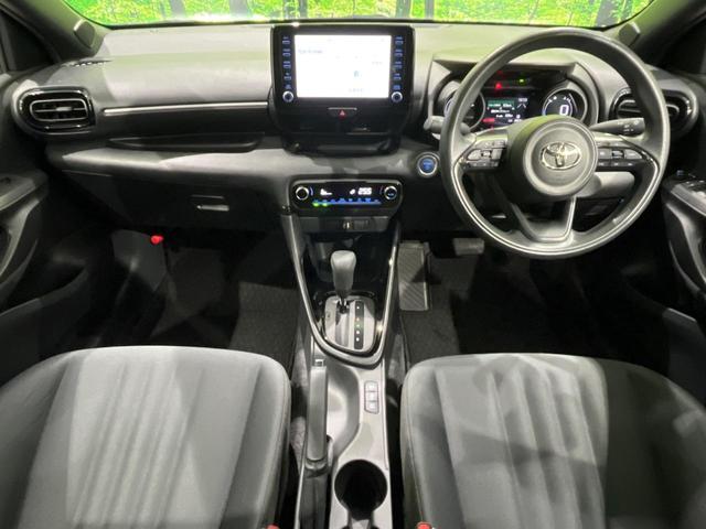 ヤリス ハイブリッドG 純正8型ディスプレイオーディオ 全周囲カメラ LEDヘッドライト オートライト セーフティセンス レーダークルーズ レーントレーシングアシスト クリアランスソナー スマートキー ステアリングスイッチ(2枚目)