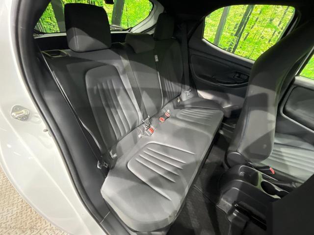 ヤリス ハイブリッドG 純正8型ディスプレイオーディオ 全周囲カメラ LEDヘッドライト オートライト セーフティセンス レーダークルーズ レーントレーシングアシスト クリアランスソナー スマートキー ステアリングスイッチ(9枚目)