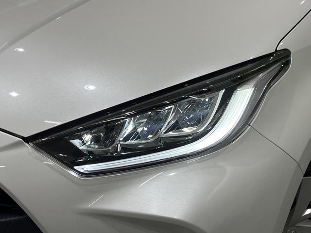 ヤリス ハイブリッドG 純正8型ディスプレイオーディオ 全周囲カメラ LEDヘッドライト オートライト セーフティセンス レーダークルーズ レーントレーシングアシスト クリアランスソナー スマートキー ステアリングスイッチ(13枚目)