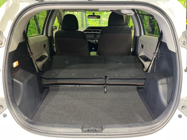 アクア G 純正ナビ フルセグ バックカメラ スマートキー LEDヘッド オートライト ETC 革巻きステアリング ステアリングスイッチ オートエアコン パワーウィンドウ アームレスト付センターコンソールボックス(10枚目)