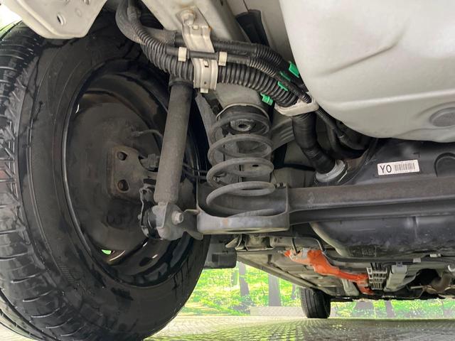 アクア G 純正ナビ フルセグ バックカメラ スマートキー LEDヘッド オートライト ETC 革巻きステアリング ステアリングスイッチ オートエアコン パワーウィンドウ アームレスト付センターコンソールボックス(22枚目)