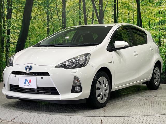 アクア G 純正ナビ フルセグ バックカメラ スマートキー LEDヘッド オートライト ETC 革巻きステアリング ステアリングスイッチ オートエアコン パワーウィンドウ アームレスト付センターコンソールボックス(45枚目)