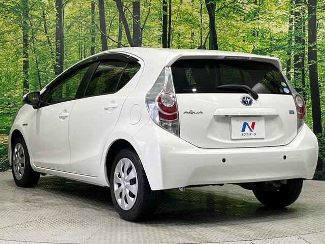 アクア G 純正ナビ フルセグ バックカメラ スマートキー LEDヘッド オートライト ETC 革巻きステアリング ステアリングスイッチ オートエアコン パワーウィンドウ アームレスト付センターコンソールボックス(47枚目)