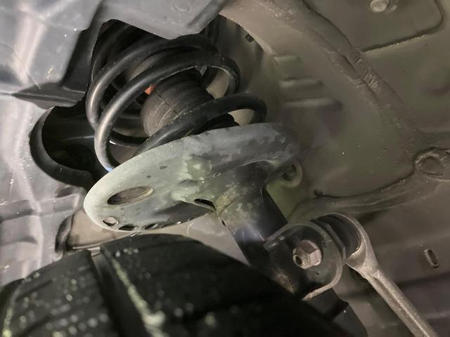 プリウスアルファ G チューン ブラック 7人乗 BIGX9型ナビ 後席モニター バックカメラ クルーズコントロール LEDヘッドライト オートライト スマートキー ドラレコ ETC コーナーセンサー 革巻きステアリング ステアリングスイッチ(20枚目)