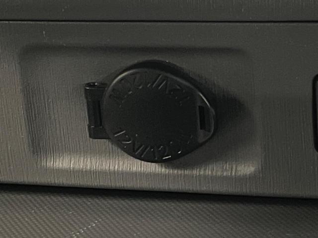 プリウスアルファ G チューン ブラック 7人乗 BIGX9型ナビ 後席モニター バックカメラ クルーズコントロール LEDヘッドライト オートライト スマートキー ドラレコ ETC コーナーセンサー 革巻きステアリング ステアリングスイッチ(31枚目)