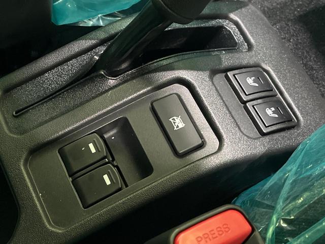 ジムニーノマド FC 登録済未使用車 4WD AT セーフティサポート アダプティブクルーズ LEDヘッド オートライト スマートキー シートヒーター アイドリングストップ オートエアコン 革巻きハンドル 電動格納ミラー(5枚目)