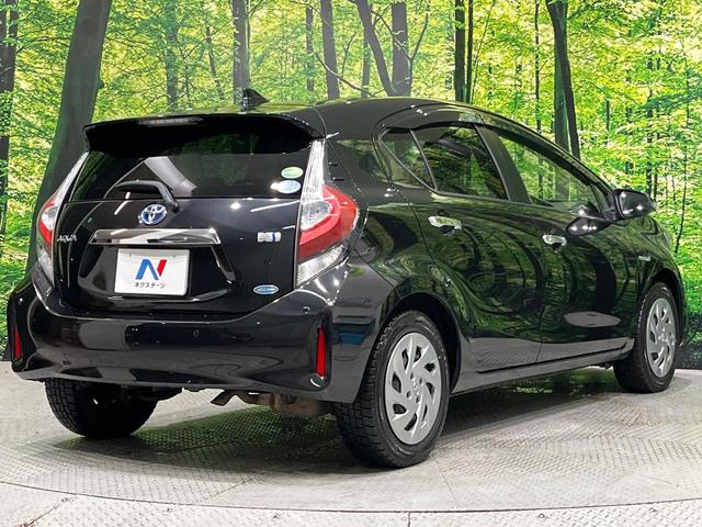 アクア Ｓスタイルブラック　後期　純正ナビ　バックカメラ　オプションＬＥＤヘッドライト　セーフティセンス　クリアランスソナー　パーキングサポートブレーキ　スマートキー　オートライト　ドラレコ　ＥＴＣ　　ステアリングスイッチ（17枚目）