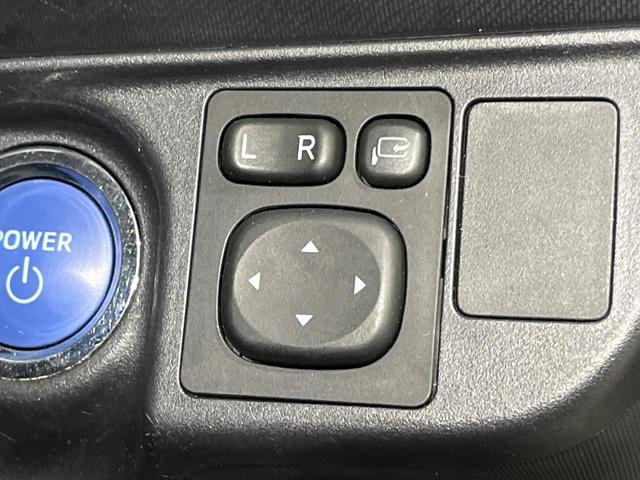 アクア Ｓスタイルブラック　後期　純正ナビ　バックカメラ　オプションＬＥＤヘッドライト　セーフティセンス　クリアランスソナー　パーキングサポートブレーキ　スマートキー　オートライト　ドラレコ　ＥＴＣ　　ステアリングスイッチ（30枚目）