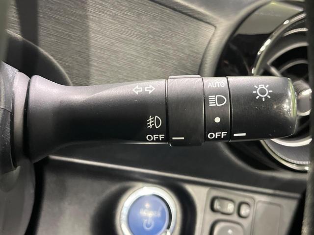 アクア Ｓスタイルブラック　後期　純正ナビ　バックカメラ　オプションＬＥＤヘッドライト　セーフティセンス　クリアランスソナー　パーキングサポートブレーキ　スマートキー　オートライト　ドラレコ　ＥＴＣ　　ステアリングスイッチ（37枚目）