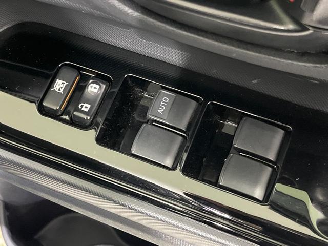 アクア Ｓスタイルブラック　後期　純正ナビ　バックカメラ　オプションＬＥＤヘッドライト　セーフティセンス　クリアランスソナー　パーキングサポートブレーキ　スマートキー　オートライト　ドラレコ　ＥＴＣ　　ステアリングスイッチ（39枚目）