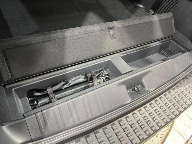 ランドクルーザー２５０ ＶＸ　ディーゼル　純正１２．３型ナビ　１２．３型カラーメーター　ＪＢＬ　全周囲カメラ　トヨタチームメイト　ムーンルーフ　パワーバックドア　黒革　ベンチレーション　シートヒーター　パワーシート　ＬＥＤヘッド（32枚目）