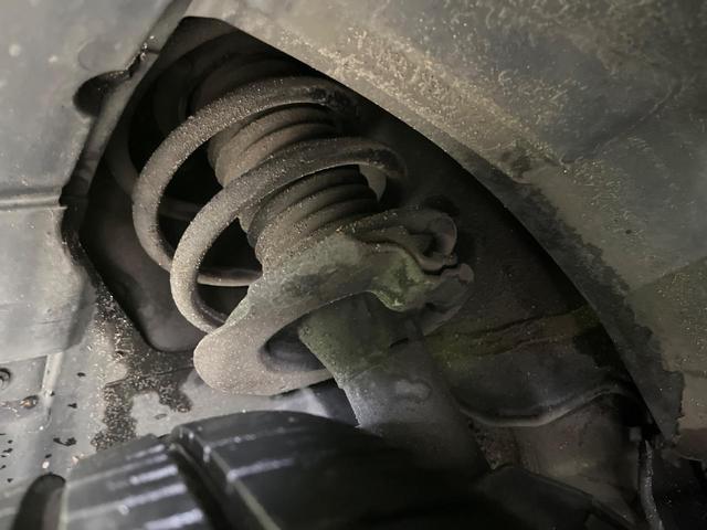 セレナ ハイウェイスター　プロパイロットエディション　純正９型ナビ　後席モニター　寒冷地仕様　プロパイロット　ＬＥＤヘッドライト　エマージェンシーブレーキ　コーナーセンサー　ハンズフリー両側電動スライド　電動パーキングブレーキ　オートブレーキホールド（20枚目）