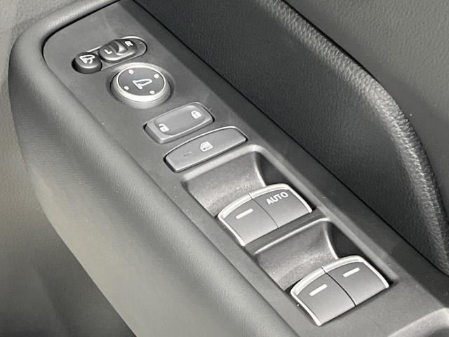 ステップワゴン スパーダ　登録済未使用車　純正１１．４型ナビ　パワーバックドア　両側電動スライド　ホンダセンシング　アダプティブクルーズ　ブラインドスポットモニター　シートヒーター　ＬＥＤヘッドライト　スマートキー　禁煙車（45枚目）