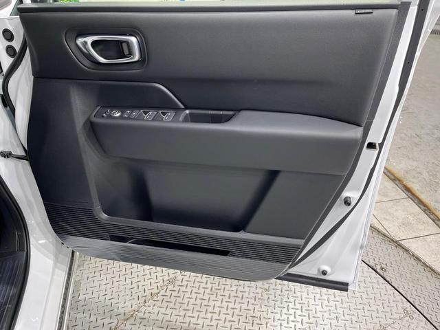 ステップワゴン スパーダ　登録済未使用車　純正１１．４型ナビ　パワーバックドア　両側電動スライド　ホンダセンシング　アダプティブクルーズ　ブラインドスポットモニター　シートヒーター　ＬＥＤヘッドライト　スマートキー　禁煙車（46枚目）