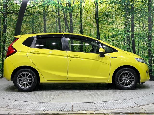 フィットハイブリッド Ｌパッケージ　ＳＤナビ　フルセグ　バックカメラ　シティブレーキアクティブシステム　クルーズコントロール　ＬＥＤヘッドライト　オートライト　スマートキー　プラズマクラスター付オートエアコン　ＥＴＣ　革巻きステアリング（53枚目）