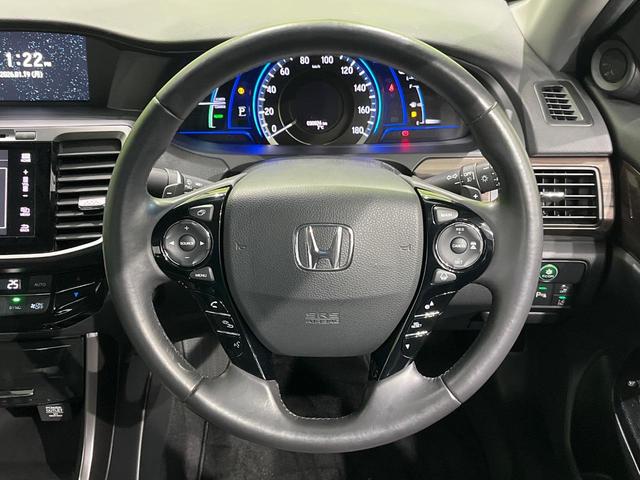 �y�����v�����X�e�A�����O�z�㎿�Ȋv���g�p���邱�ƂŁA��ɂ����������݂ƂĂ��^�]���₷���n���h���ł���