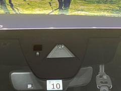 【スマートブレーキサポート】走行中に前方の車両等を認識し、衝突しそうな時は警報とブレーキで衝突回避と被害軽減をアシスト。より安全にドライブをお楽しみいただけます。 5