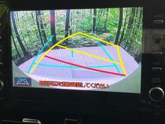 【バックカメラ】駐車時に後方がリアルタイム映像で確認できます。大型商業施設や立体駐車場での駐車時や、夜間のバック時に大活躍！運転スキルに関わらず、今や必須となった装備のひとつです！ 6
