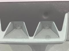 【スマートアシスト】走行中に前方の車両等を認識し、衝突しそうな時は警報とブレーキで衝突回避と被害軽減をアシスト。より安全にドライブをお楽しみいただけます。 6