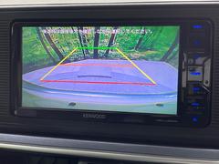【バックカメラ】駐車時に後方がリアルタイム映像で確認できます。大型商業施設や立体駐車場での駐車時や、夜間のバック時に大活躍！運転スキルに関わらず、今や必須となった装備のひとつです！ 4