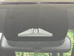 【トヨタセーフティセンス】走行中に前方の車両等を認識し、衝突しそうな時は警報とブレーキで衝突回避と被害軽減をアシスト。より安全にドライブをお楽しみいただけます。 3