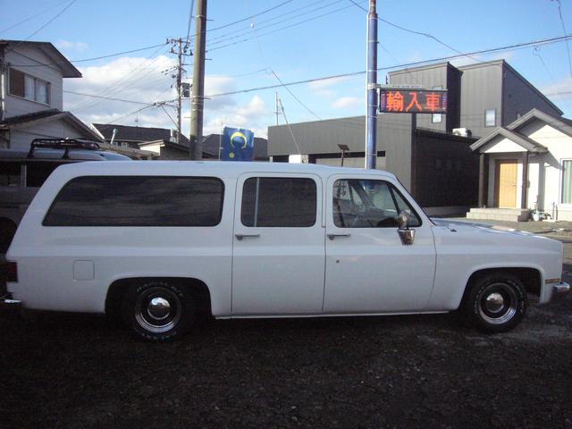 シボレーサバーバン 　タイヤ新品　ローダウン　ベビームーン　１ナンバー（5枚目）