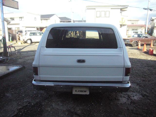 シボレーサバーバン 　タイヤ新品　ローダウン　ベビームーン　１ナンバー（7枚目）