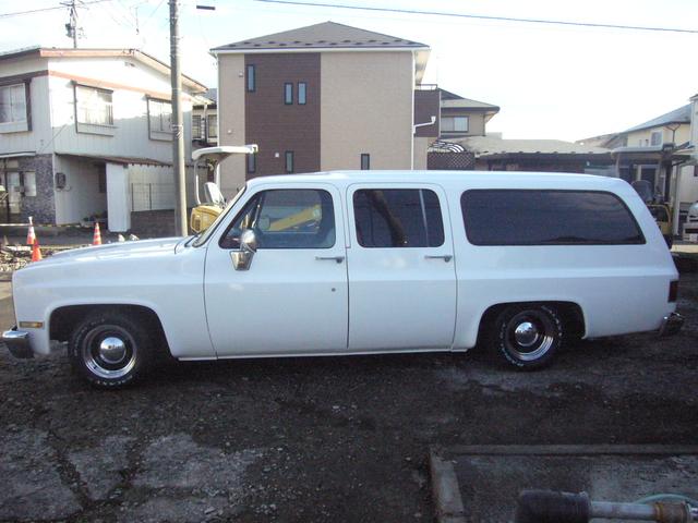 シボレーサバーバン 　タイヤ新品　ローダウン　ベビームーン　１ナンバー（9枚目）