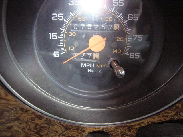 シボレーサバーバン 　タイヤ新品　ローダウン　ベビームーン　１ナンバー（11枚目）