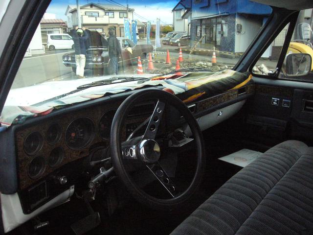 シボレーサバーバン 　タイヤ新品　ローダウン　ベビームーン　１ナンバー（12枚目）