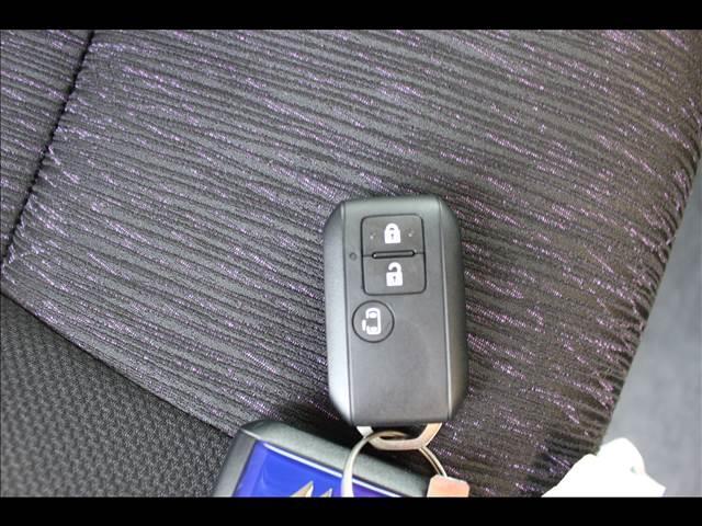 ハイブリッドGS 届出済未使用車 衝突軽減ブレーキ ツートンルーフ 両側スライド片側電動 LED フォグランプ クルーズコントロール コーナーセンサー レーンアシスト シートヒーター 純正14インチAW(50枚目)