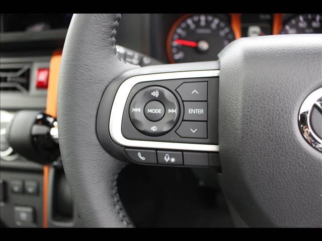 G 届出済未使用車 衝突軽減ブレーキ パノラマルーフ 電動パーキング バックカメラ LED コーナーセンサー 横滑り防止 アイドリングストップ オートライト シートヒーター プッシュスタート 15AW(13枚目)