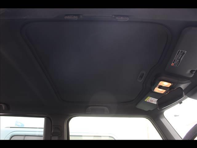 G 届出済未使用車 衝突軽減ブレーキ パノラマルーフ 電動パーキング バックカメラ LED コーナーセンサー 横滑り防止 アイドリングストップ オートライト シートヒーター プッシュスタート 15AW(24枚目)