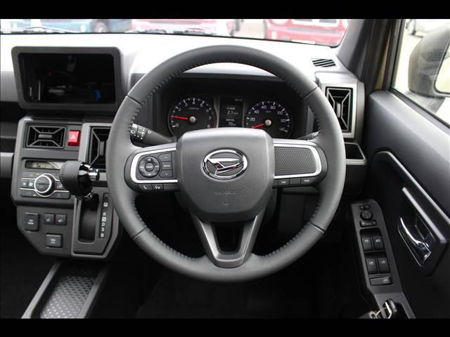 G クロムベンチャー 届出済未使用車 衝突軽減ブレーキ パノラマルーフ 電動パーキング バックカメラ LED コーナーセンサー 横滑り防止 アイドリングストップ オートライト シートヒーター プッシュスタート 15AW(12枚目)