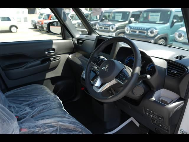 デリカミニ Ｔ　Ｐｒｅｍｉｕｍリミテッド　４ＷＤ　届出済未使用車（11枚目）