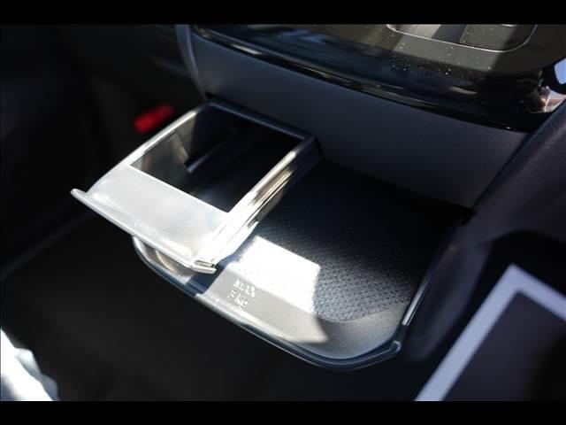 デリカミニ Ｔ　Ｐｒｅｍｉｕｍリミテッド　４ＷＤ　届出済未使用車（36枚目）