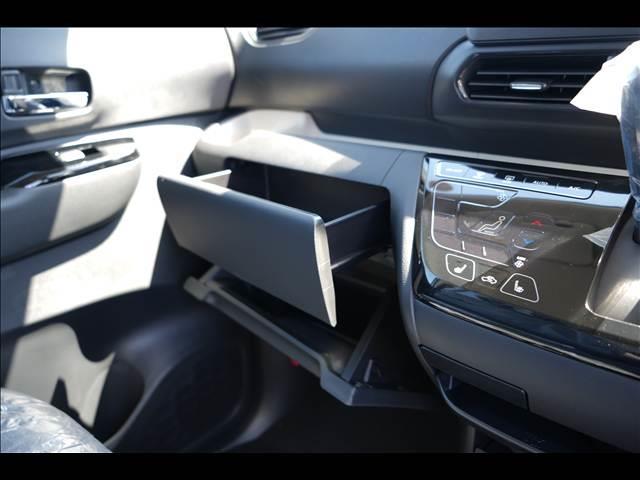 デリカミニ Ｔ　Ｐｒｅｍｉｕｍリミテッド　４ＷＤ　届出済未使用車（38枚目）