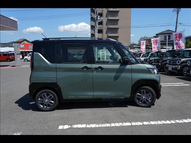 デリカミニ Ｔ　プレミアム　リミテッドエディション　届出済未使用車（9枚目）